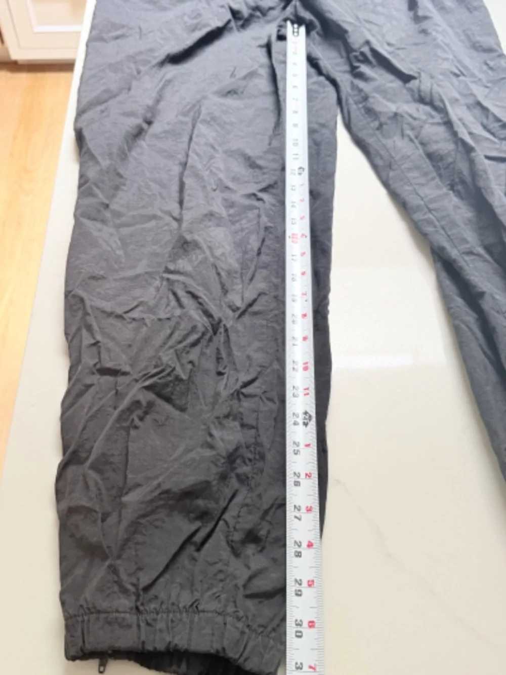 Vintage NIKE nylon crinkle-knit workout pants